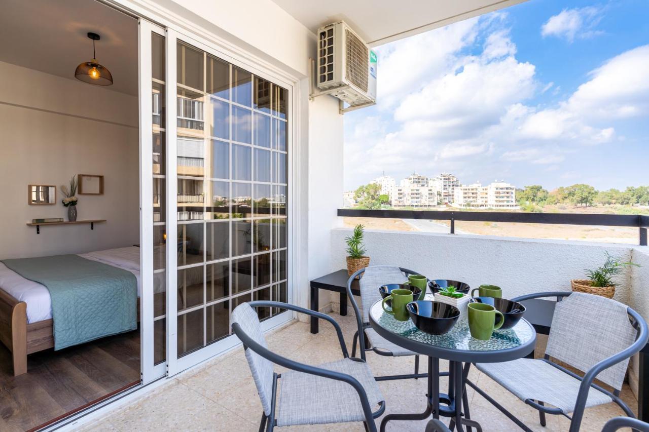 Araminta 2-Bedroom Apartment In Larnaca Exteriér fotografie